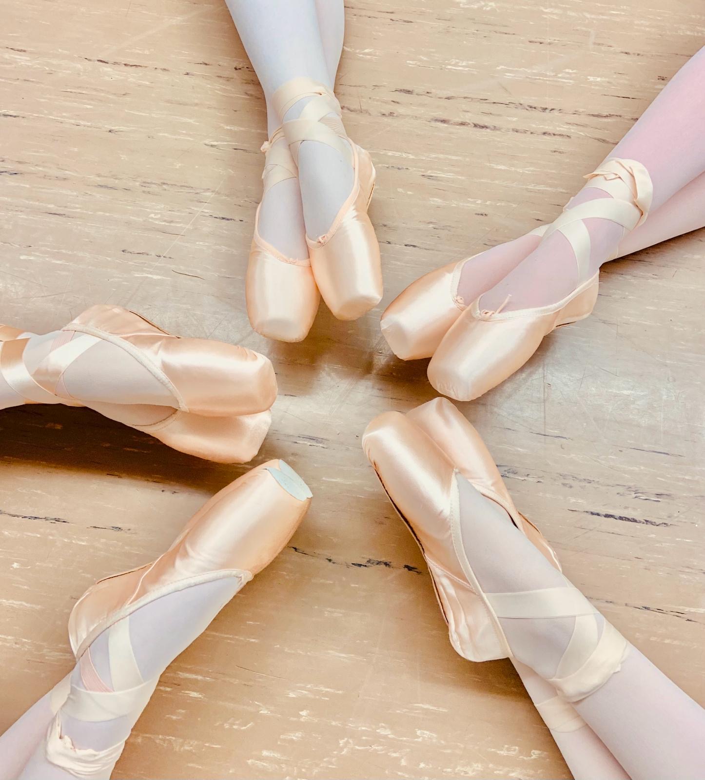 Besuch von „Pointes on Tour“: Eine aufregende Spitzenschuh-Anprobe in der Ballettschule Cubas